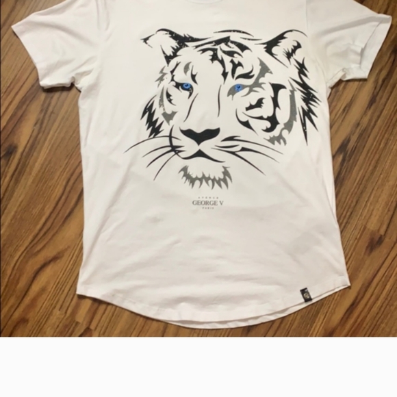 Avenue Georgia V Paris Luxury Tiger T Shirt Men has some staining - Picture 1 of 10